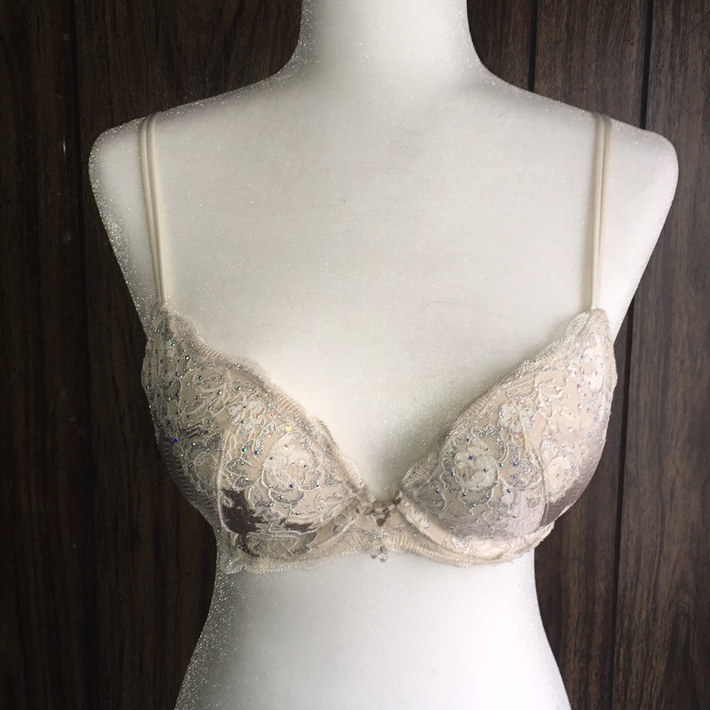 Victoria’s Secret bridal bra